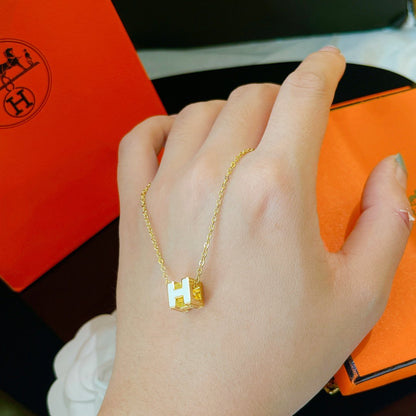 [Okajuri Jewelry]H WHITE SQUARE GOLD NECKLACE