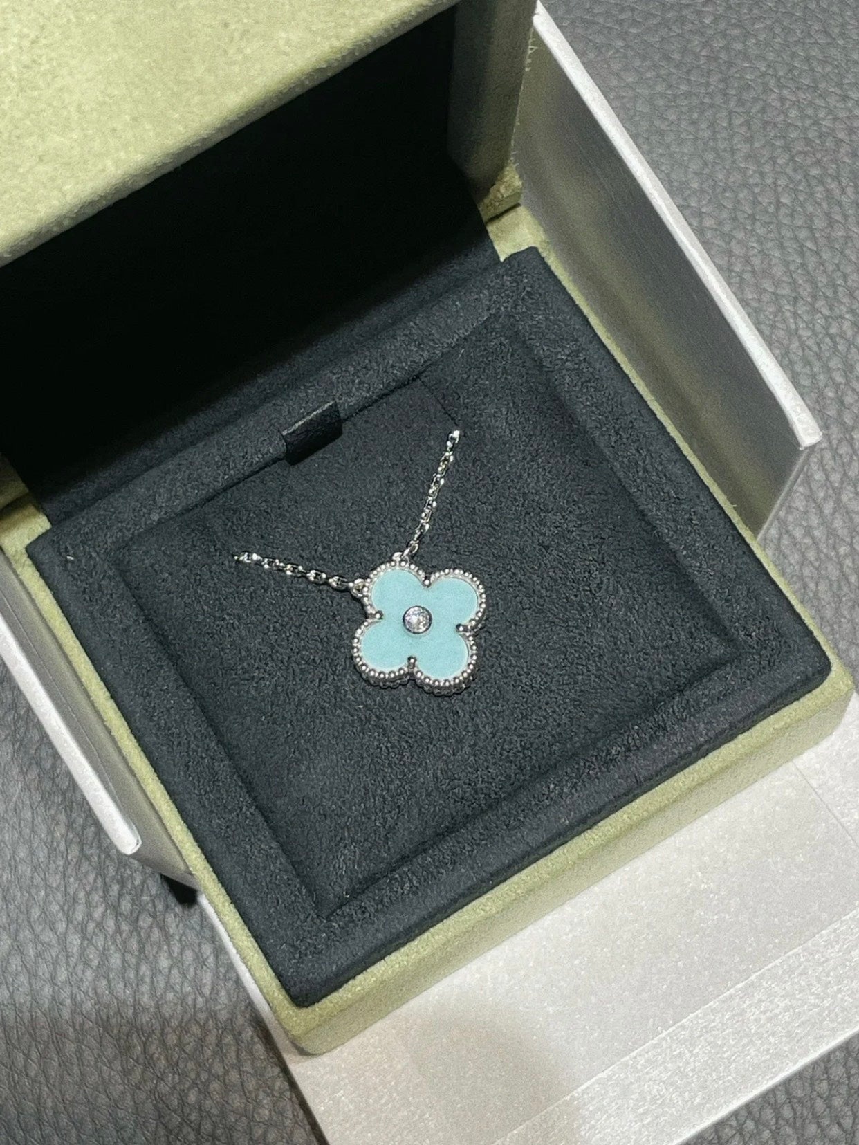[Okajuri Jewelry]CLOVER 1 DIAMOND LIGHT BLUE SILVER NECKLACE
