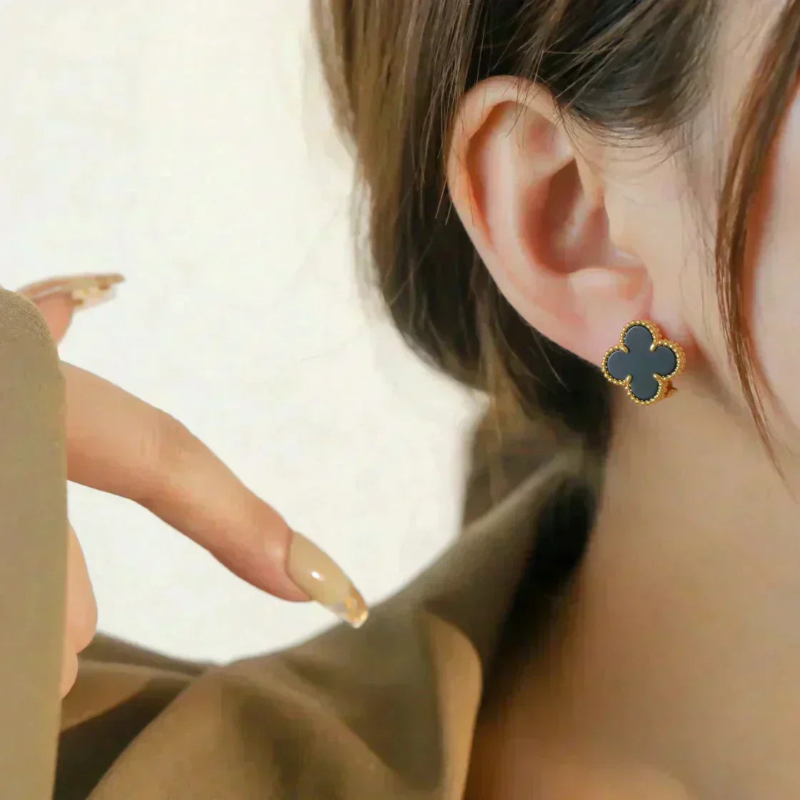 [Okajuri Jewelry]CLOVER MEDIUM 1 MOTIFS  ONYX STUD EARRINGS