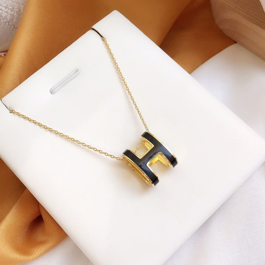 [Okajuri Jewelry]HM CLIC BLACK ENAMEL GOLD NECKLACE