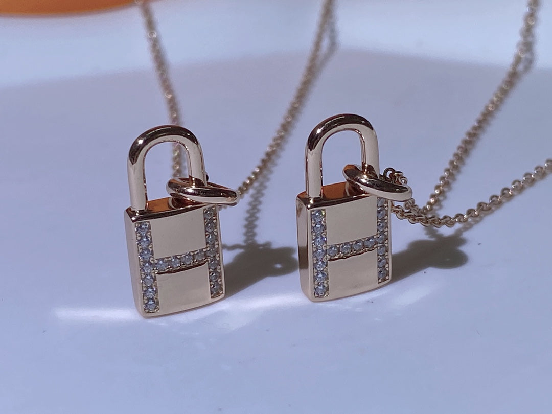 [Okajuri Jewelry]HM ADVANCED NICHE LOCK HEAD NECKLACE DIAMONDS
