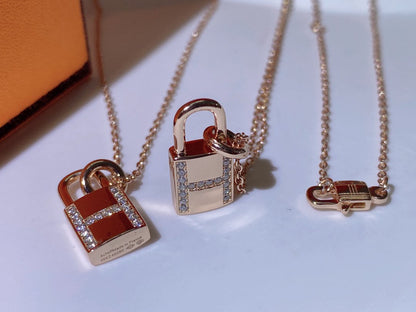 [Okajuri Jewelry]HM ADVANCED NICHE LOCK HEAD NECKLACE DIAMONDS