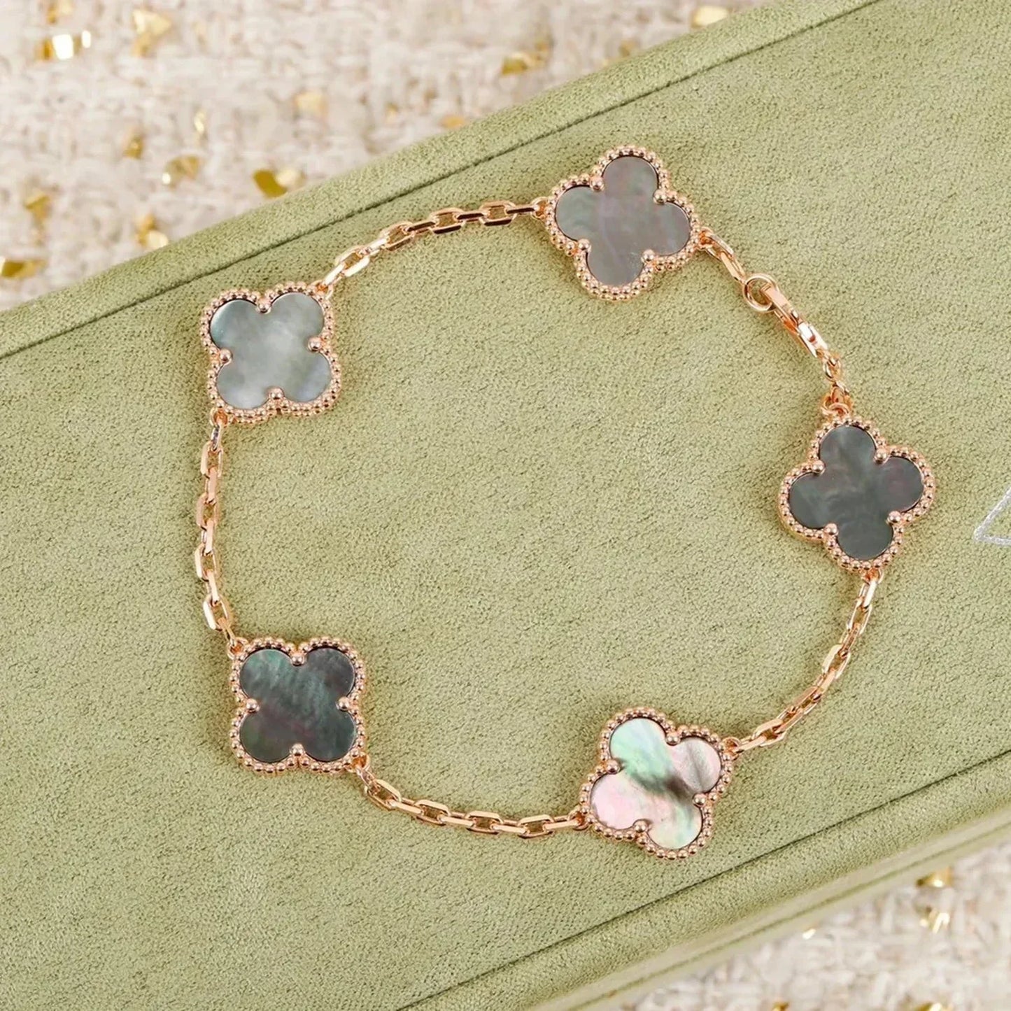 [Okajuri Jewelry] CLOVER 5 MOTIF GRAY MOP BRACELET COLLECTION