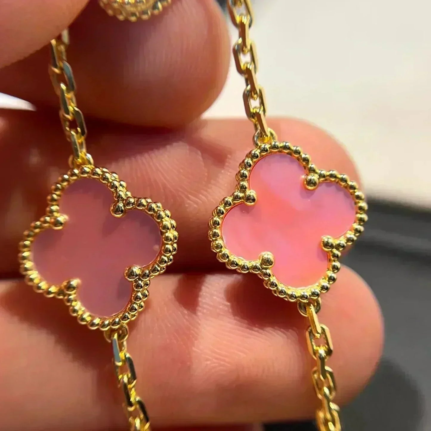 [Okajuri Jewelry]  CLOVER 5 MOTIFS  PINK MOP BRACELET COLLECTION