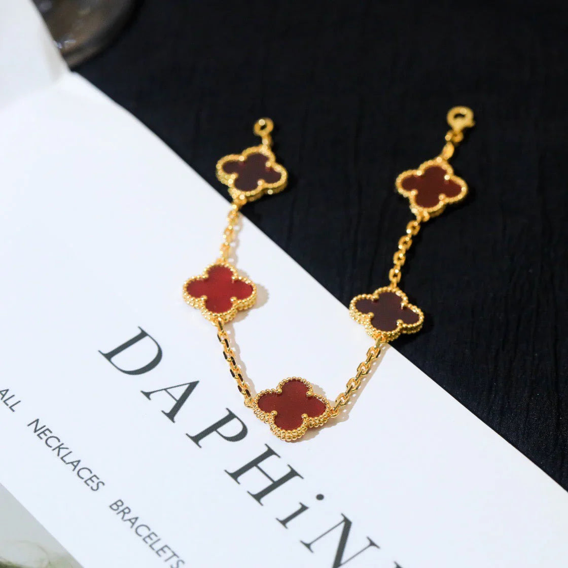 [Okajuri Jewelry] CLOVER 5 MOTIF RED CORNELIAN BRACELET COLLECTION