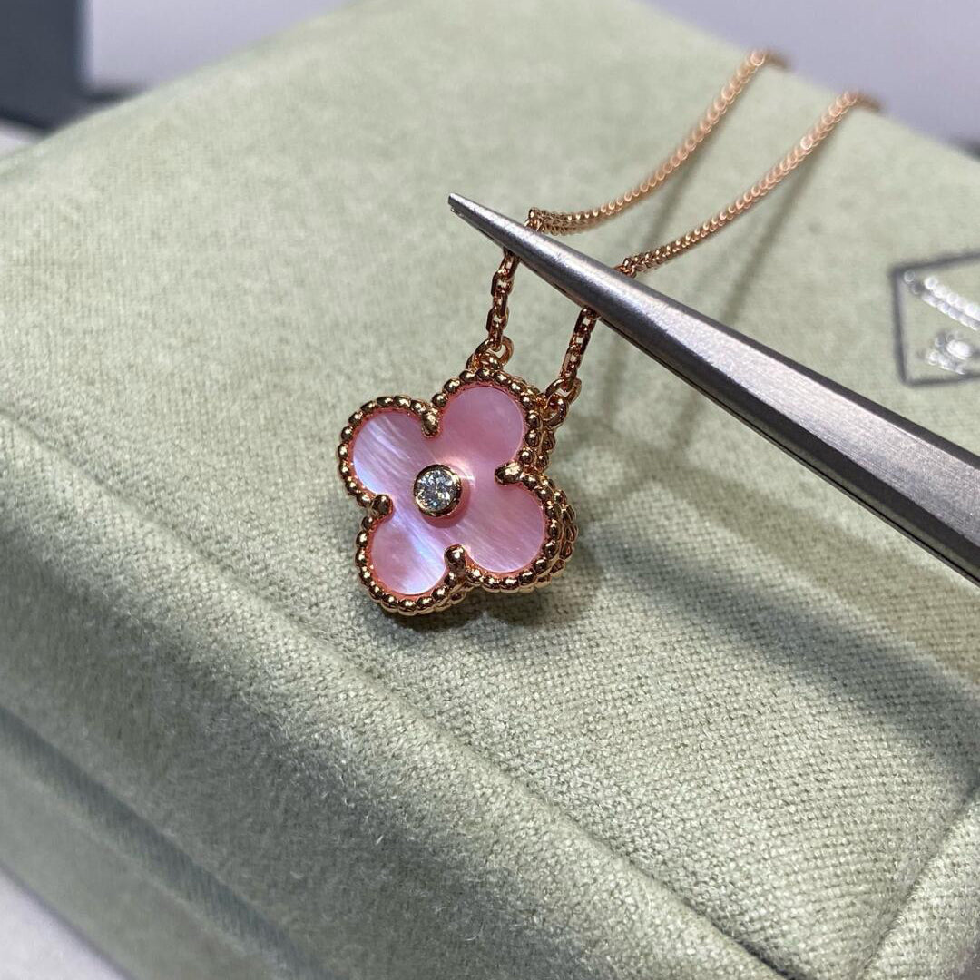 [Okajuri Jewelry]CLOVER 15MM DIAMOND PINK MOP NECKLACE