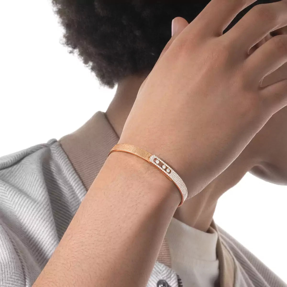 [Okajuri Jewelry]Move Noa Ciselé half pavé bangle
