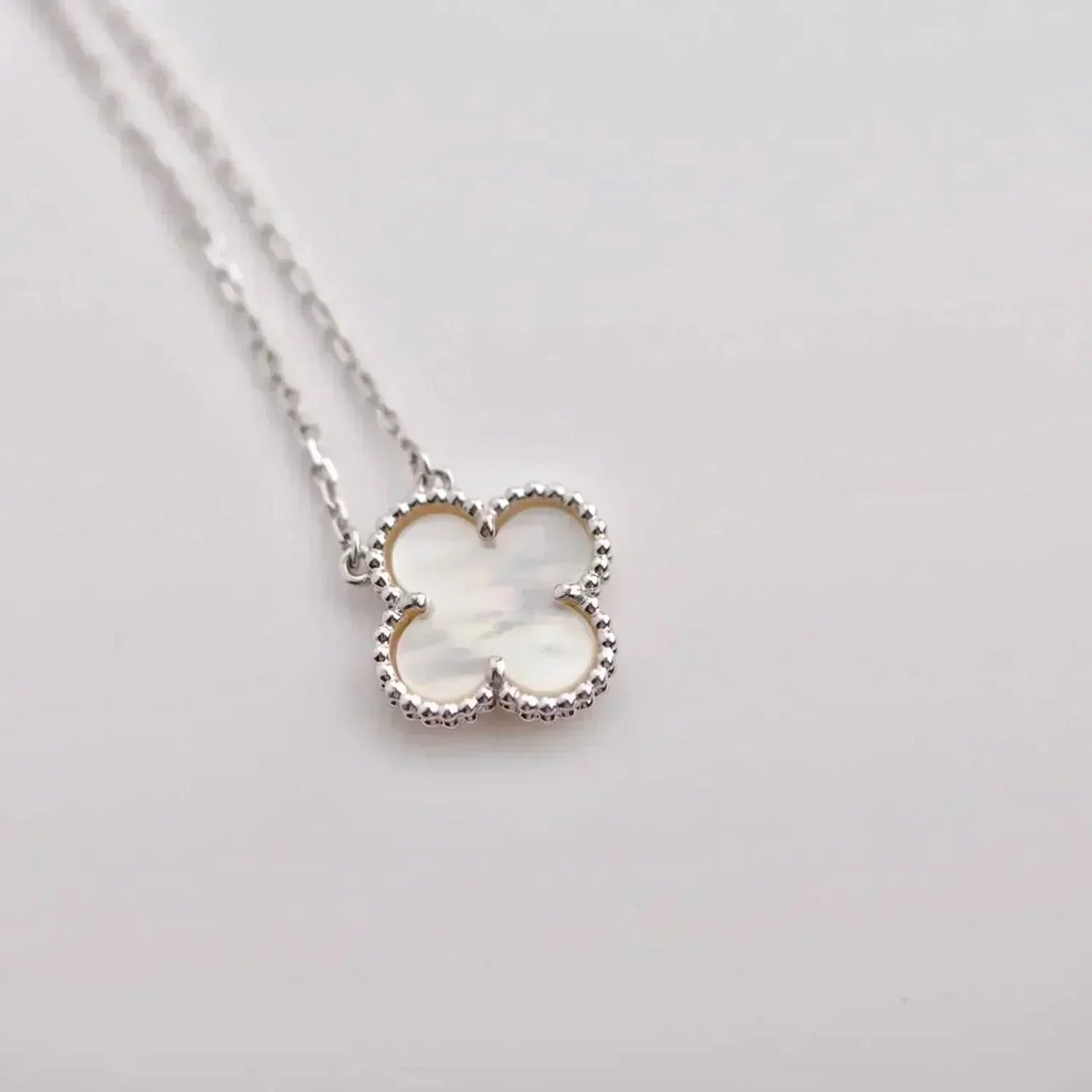 [Okajuri Jewelry]CLOVER  15MM WHITE MOTHER-OF-PEARL SILVER