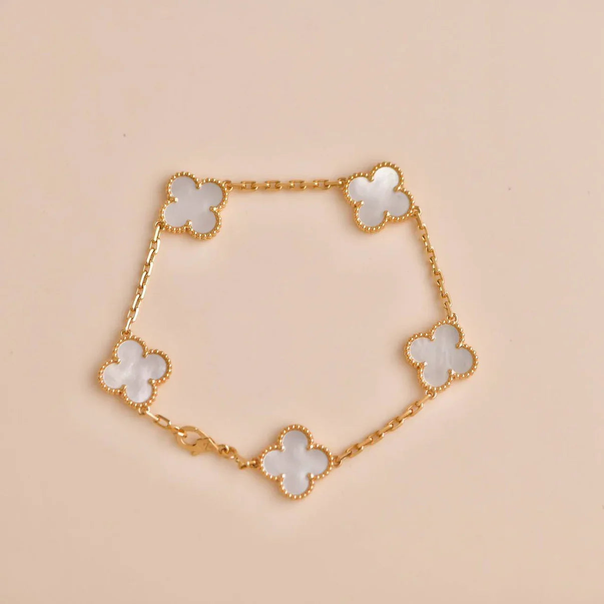 [Okajuri Jewelry]CLOVER WHITE PEARL MOP 5 MOTIF BRACELET COLLECTION