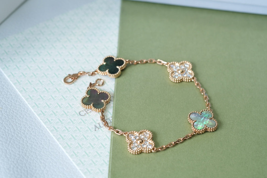 [Okajuri Jewelry] CLOVER 5 MOTIF GRAY MOP BRACELET COLLECTION