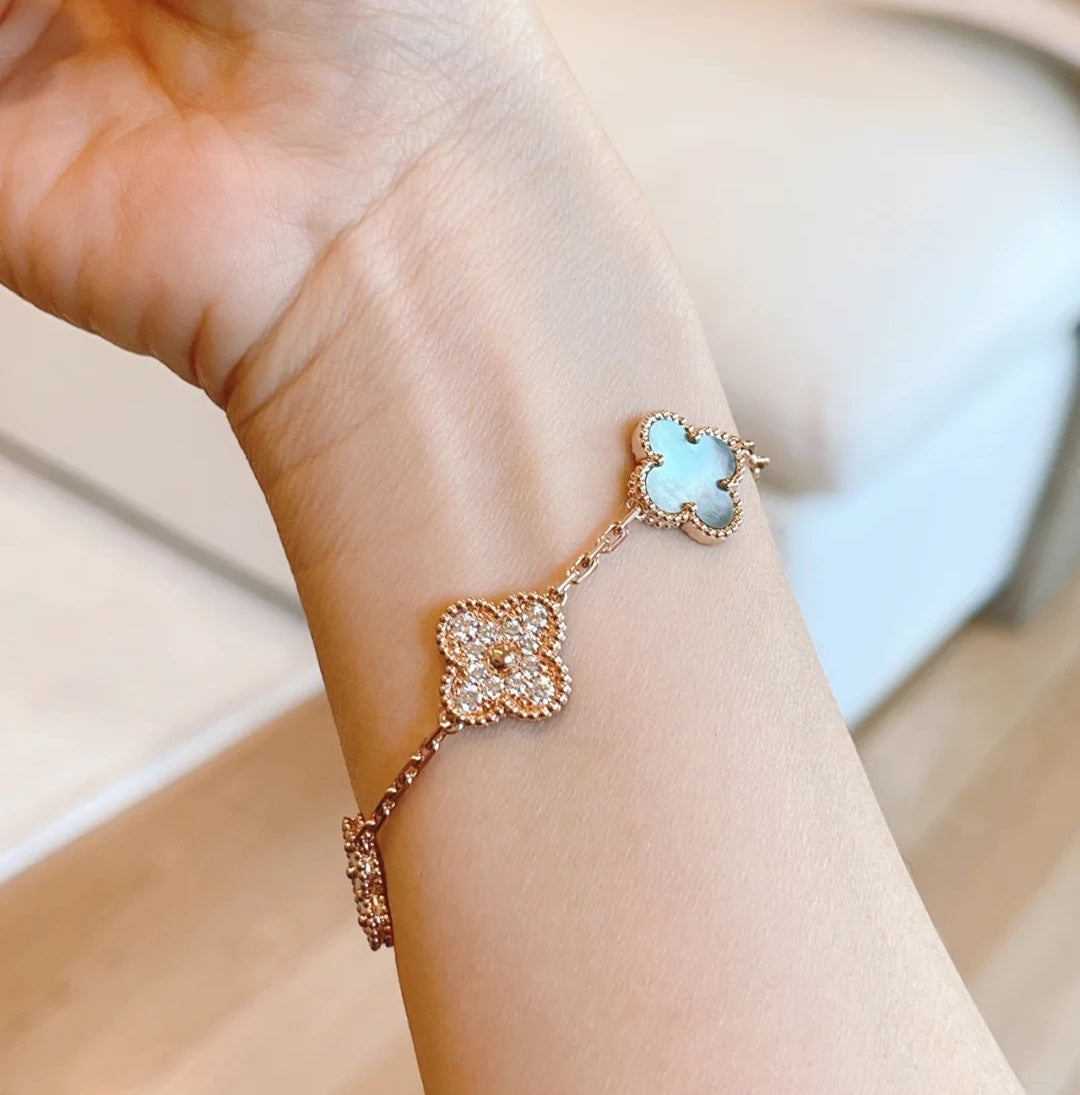 [Okajuri Jewelry] CLOVER 5 MOTIF GRAY MOP BRACELET COLLECTION