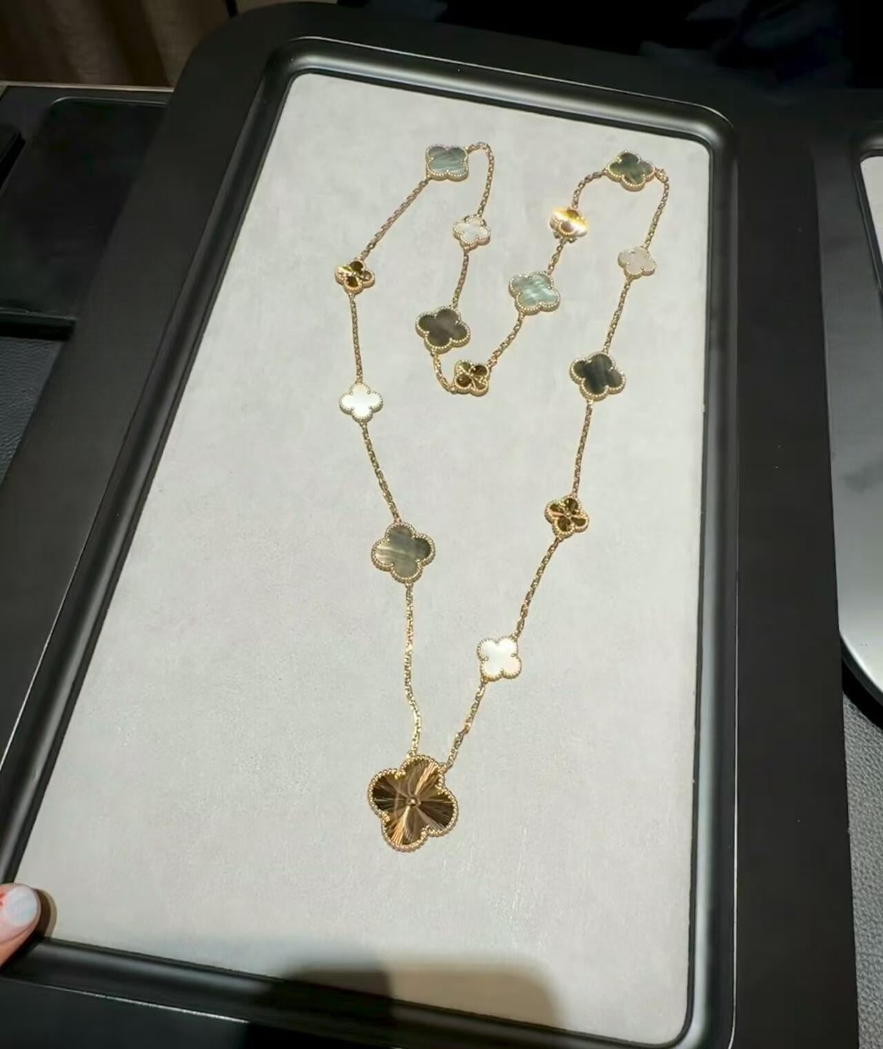 [Okajuri Jewelry] DETACHABLE CLOVER 15(11+4) FLOWER ROSE GOLD NECKLACE SET