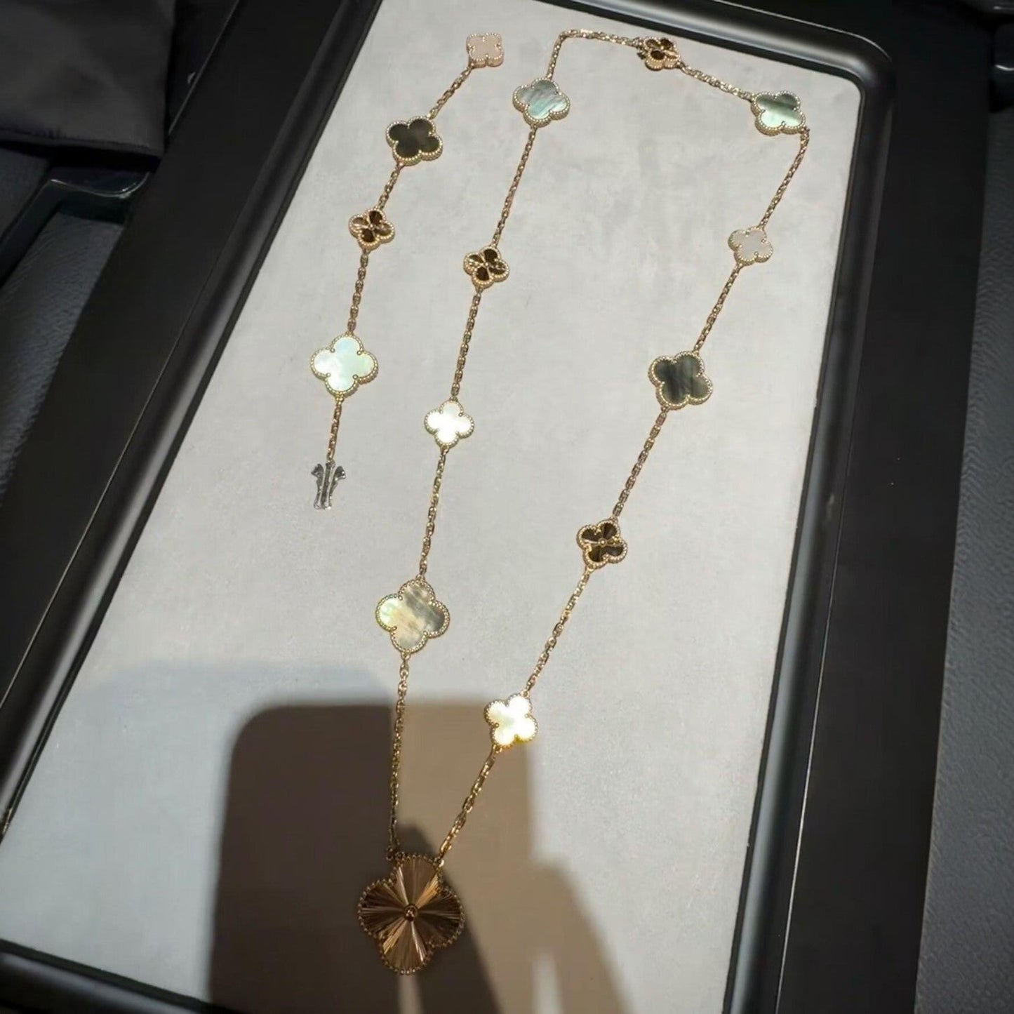 [Okajuri Jewelry] DETACHABLE CLOVER 15(11+4) FLOWER ROSE GOLD NECKLACE SET