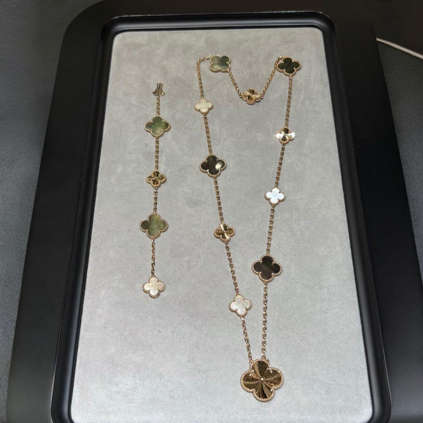 [Okajuri Jewelry] DETACHABLE CLOVER 15(11+4) FLOWER ROSE GOLD NECKLACE SET