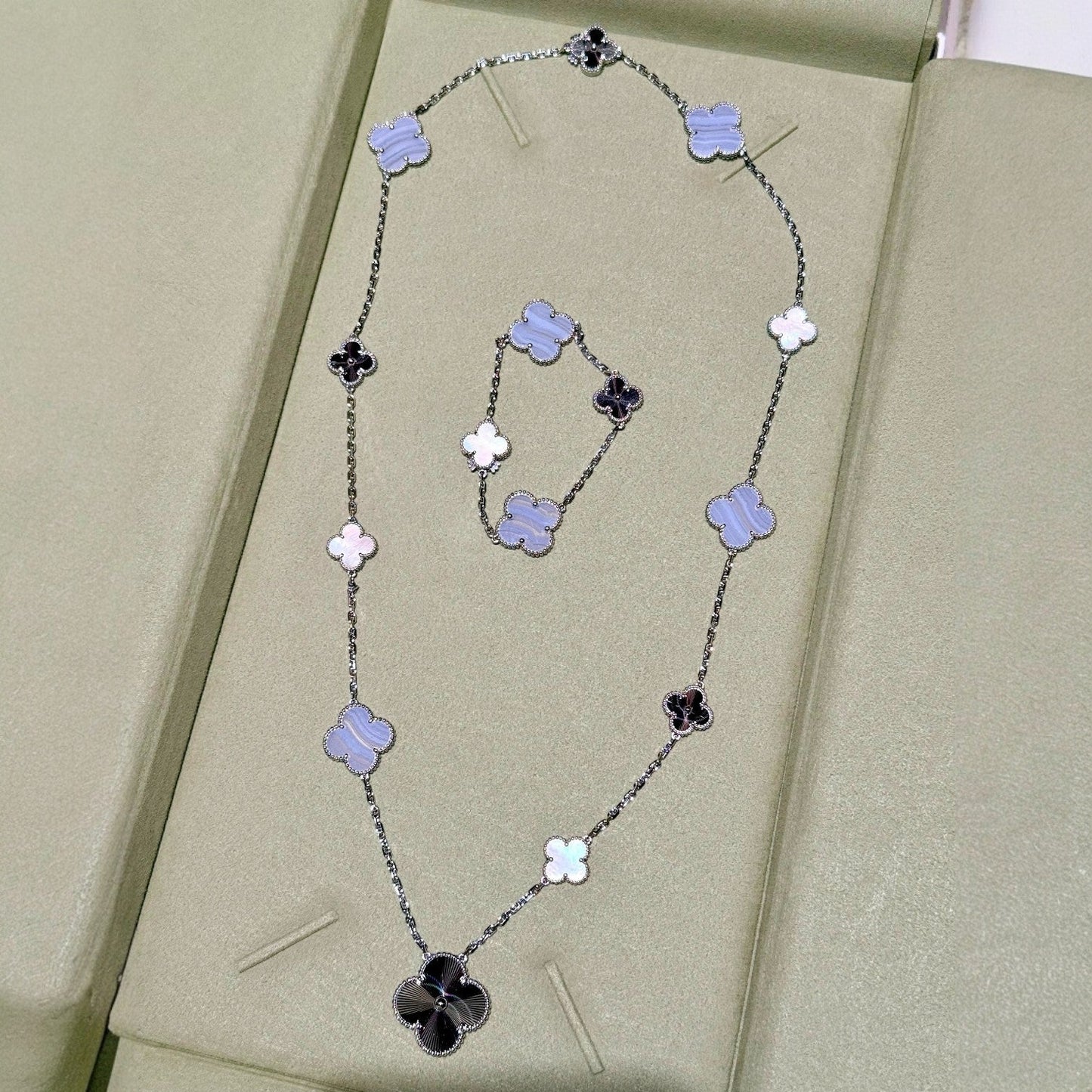 [Okajuri Jewelry] DETACHABLE CLOVER 15(11+4) FLOWER SILVER NECKLACE SET