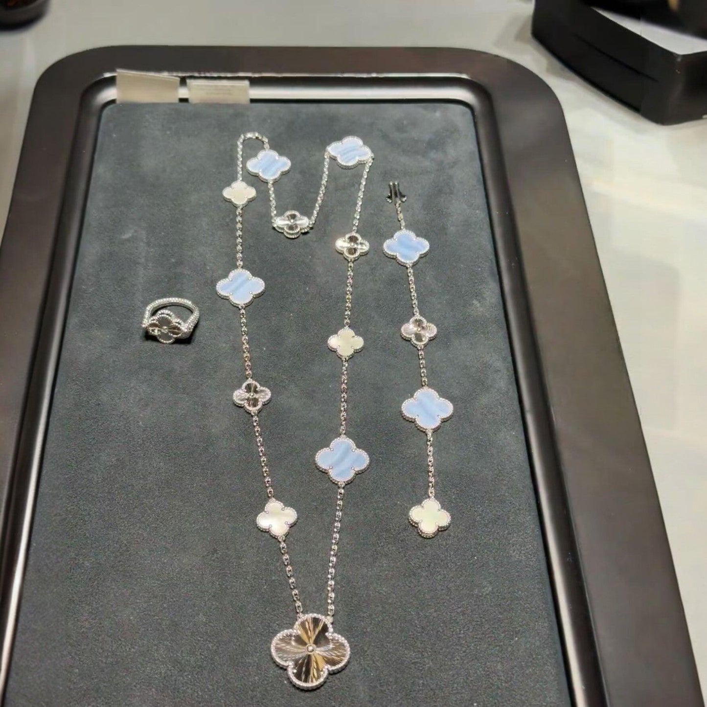 [Okajuri Jewelry] DETACHABLE CLOVER 15(11+4) FLOWER SILVER NECKLACE SET