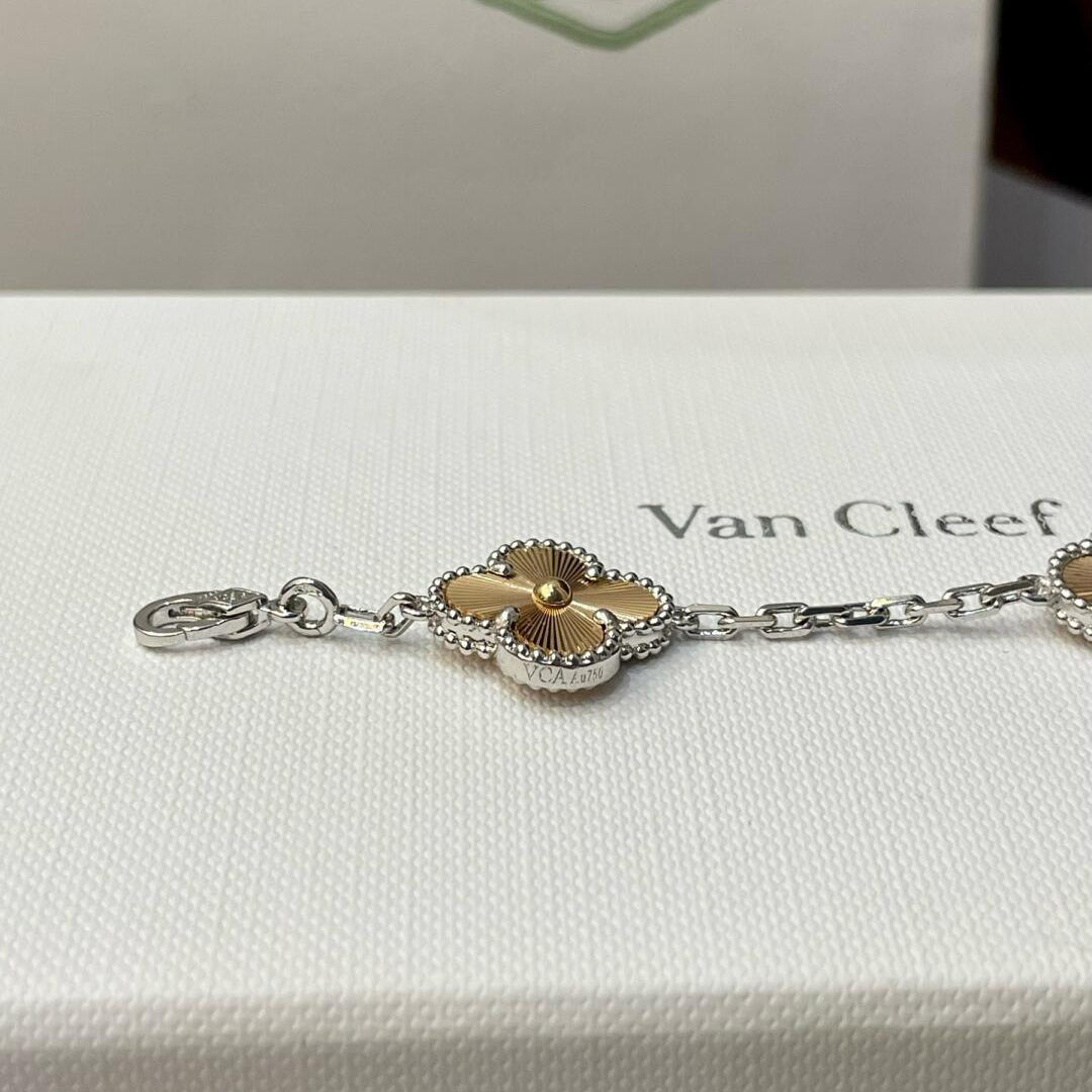 [Okajuri Jewelry]CLOVER  5 MOTIFS  CHRISTMAS LIMITED EDITION BRACELET