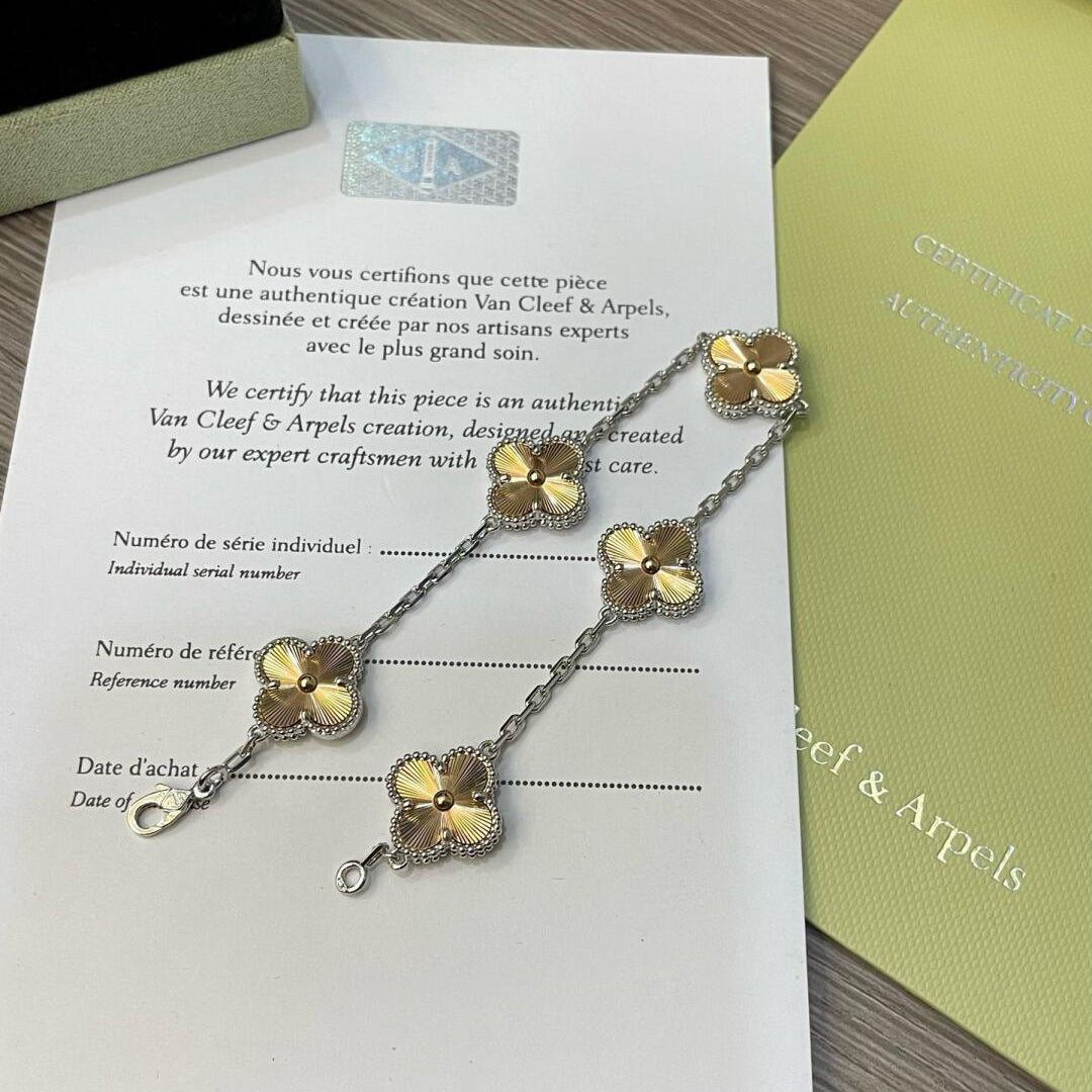 [Okajuri Jewelry]CLOVER  5 MOTIFS  CHRISTMAS LIMITED EDITION BRACELET