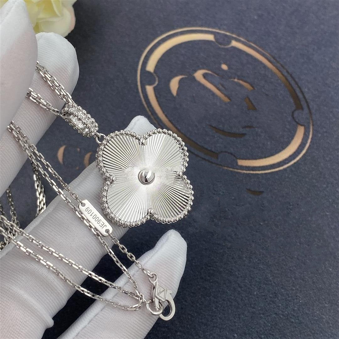 [Okajuri Jewelry]CLOVER 25MM SILVER BIG CLOVER NECKLACE