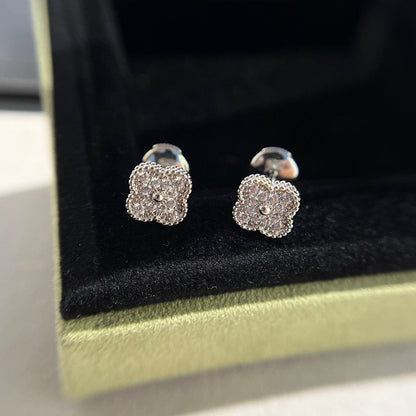 [Okajuri Jewelry]CLOVER MINI DIAMOND STUD EARRINGS