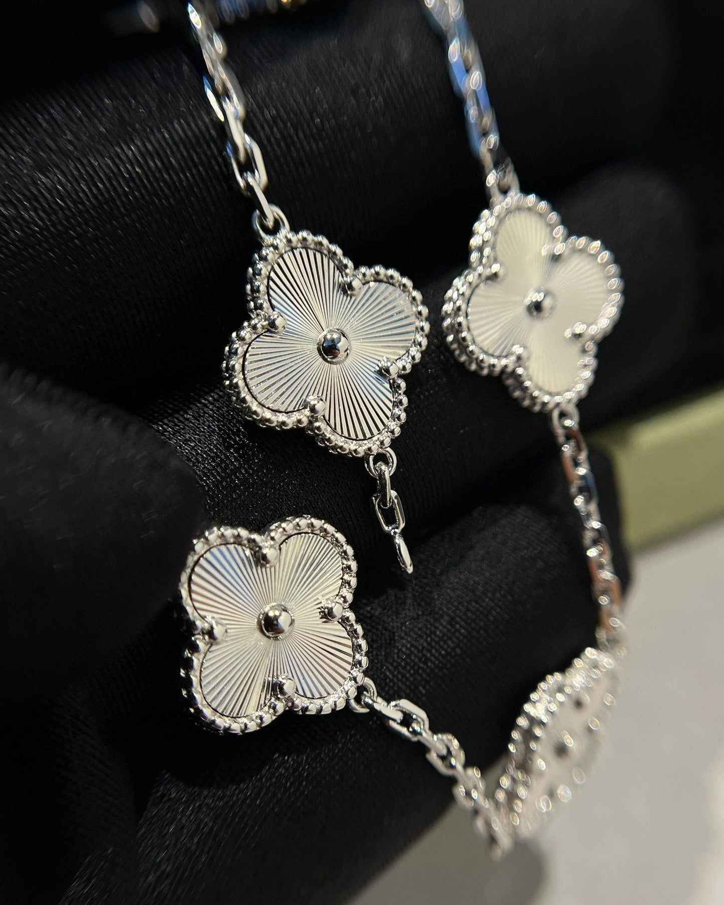 [Okajuri Jewelry]  CLOVER 5 MOTIF LASER BRACELET COLLECTION